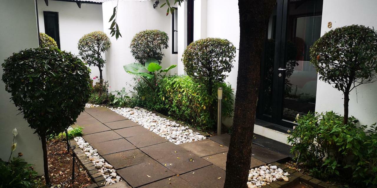 Guest house 21 Kingfisher Johannesburg