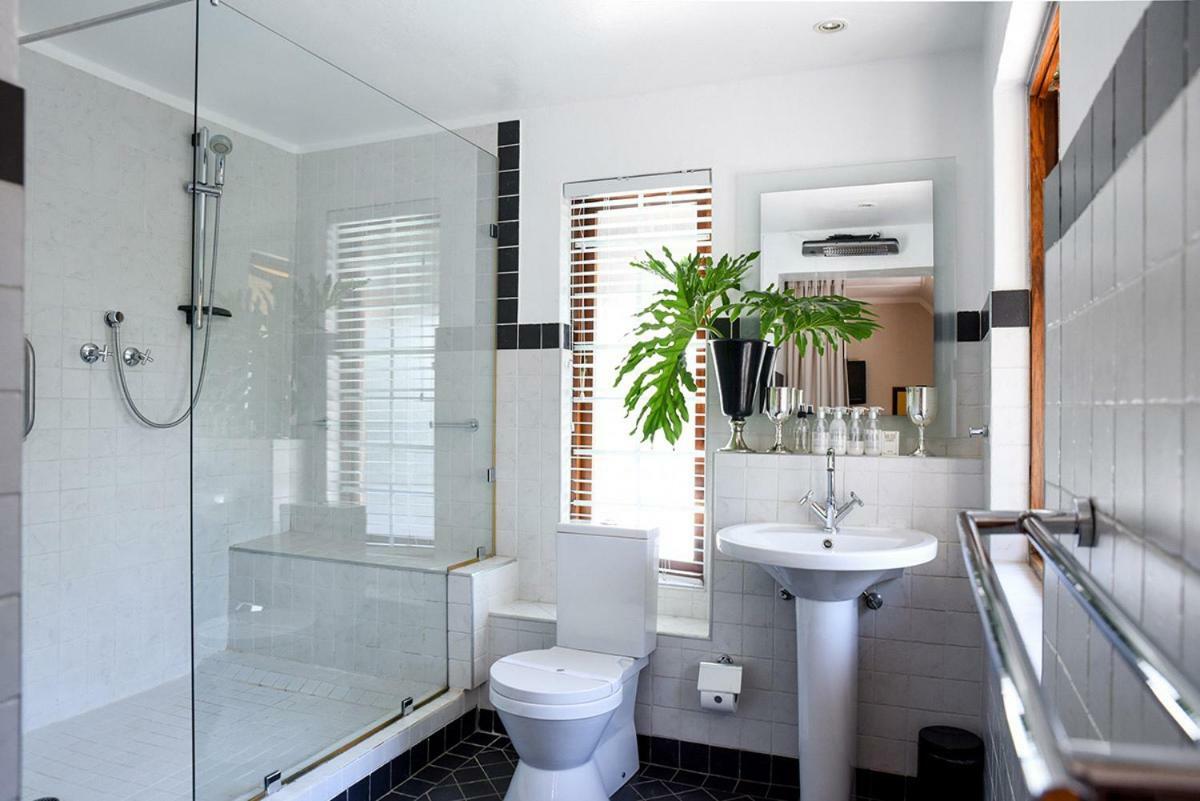 Northcliff Manor Guest house