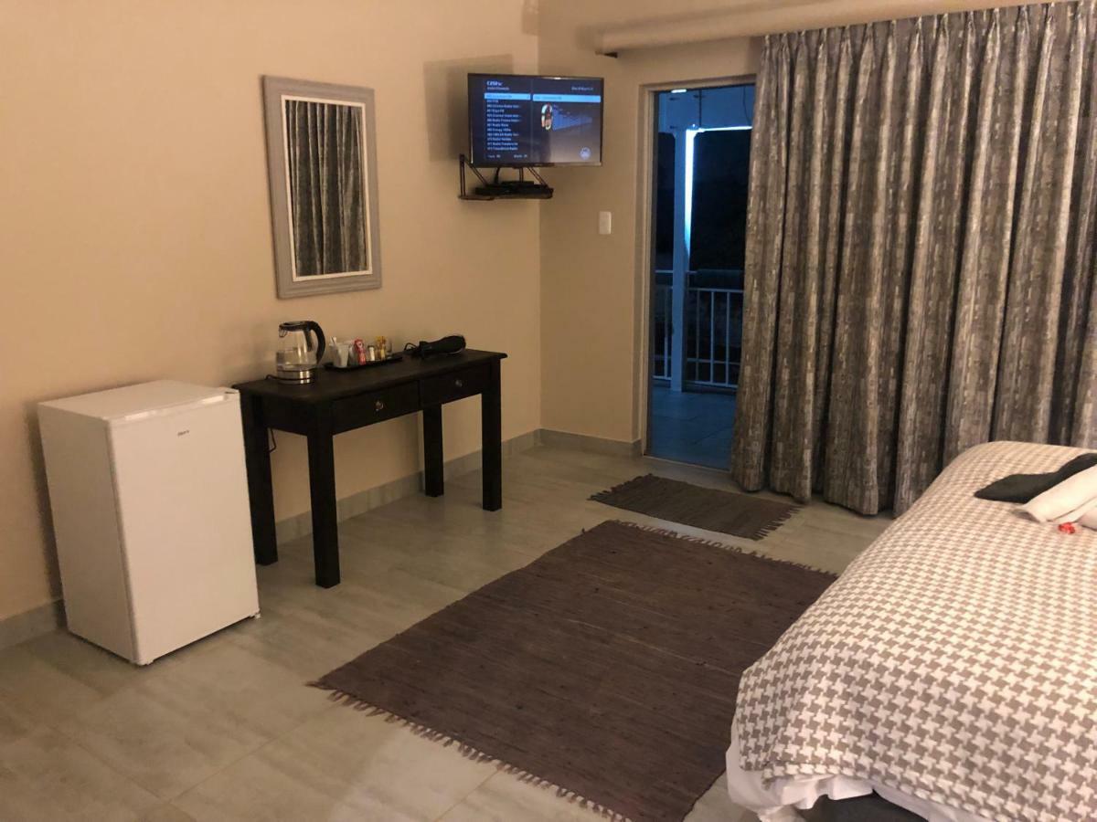 6 On Acacia Bed & Breakfast