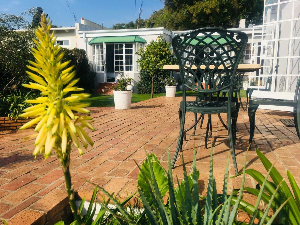 Melville Manor 3*