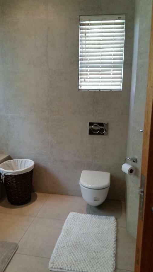 Bed & Breakfast 6 On Acacia Johannesburg