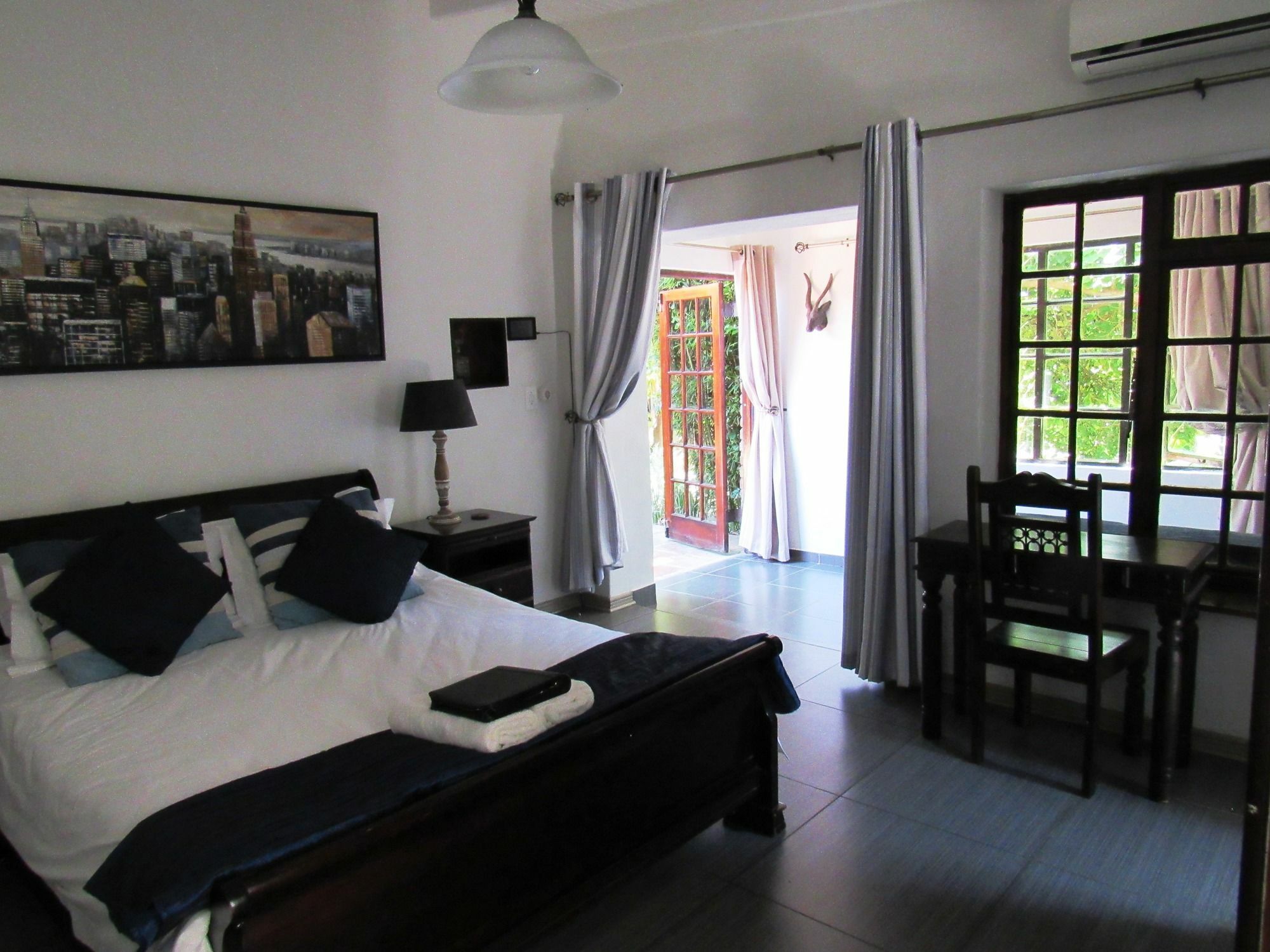 House On York 4*