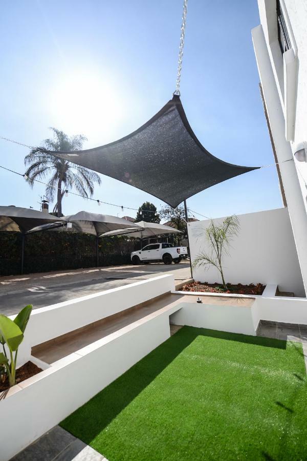 Guest house The Royal Bryanston *