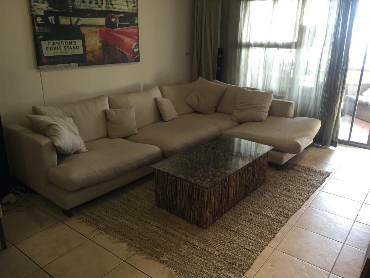 Grayston Drive, Sandton Apartment *