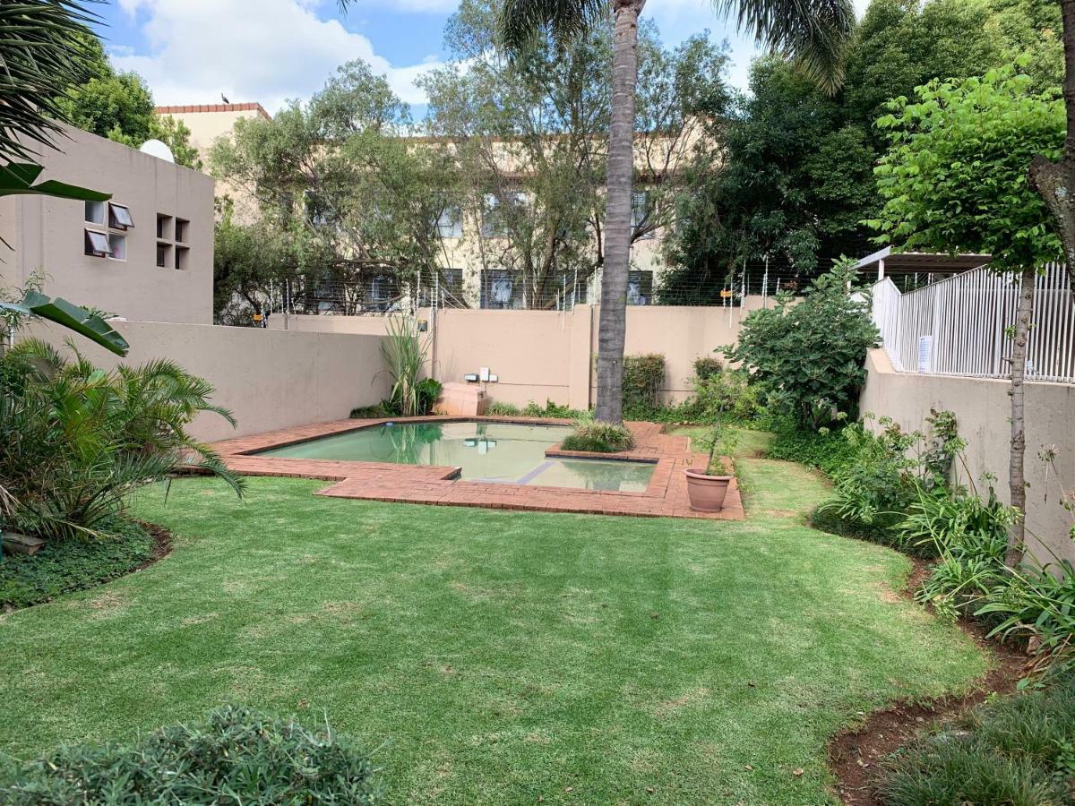 Sandown Palms * Johannesburg