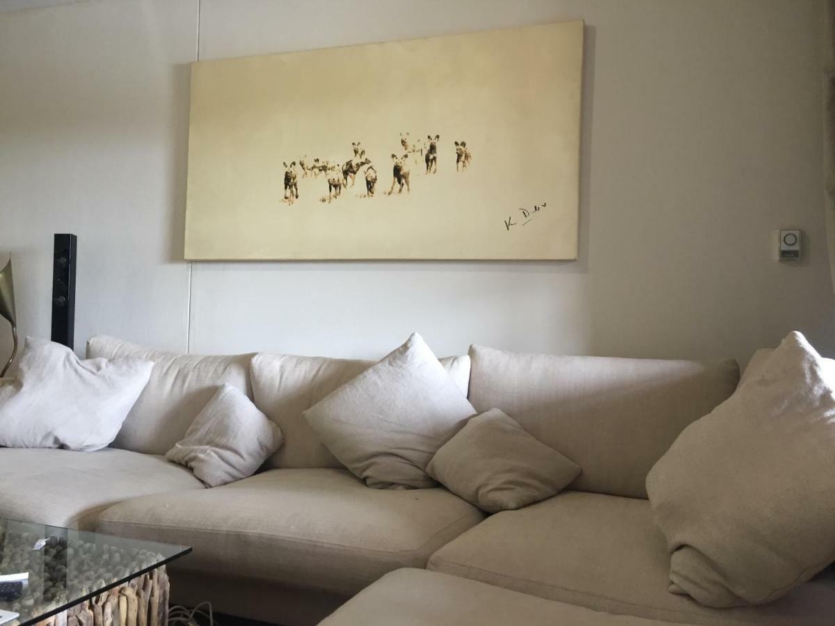 Apartment Grayston Drive, Sandton Johannesburg