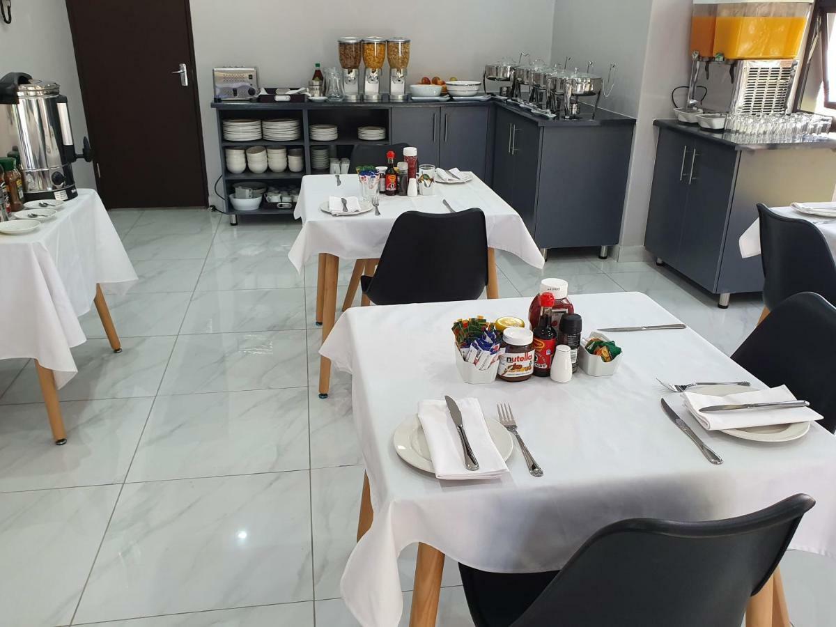 La Orchard Hotel 3*