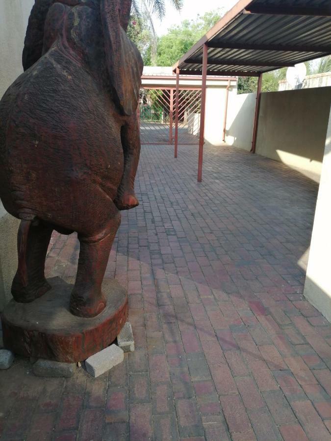Nhà nghỉ Naisar's Primrose,johannesburg