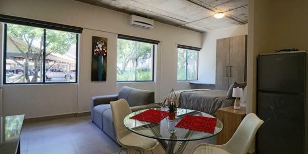 Lakeside Apartment *