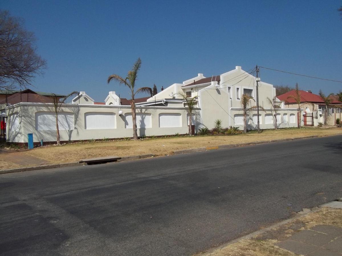Ecotel Benoni 3*