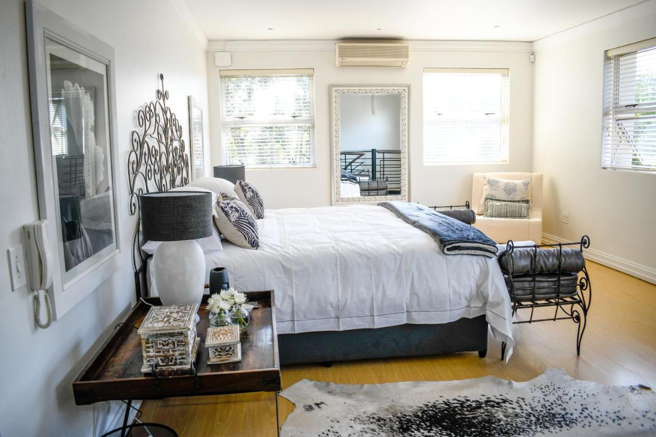 20 On Woodlands Guest house