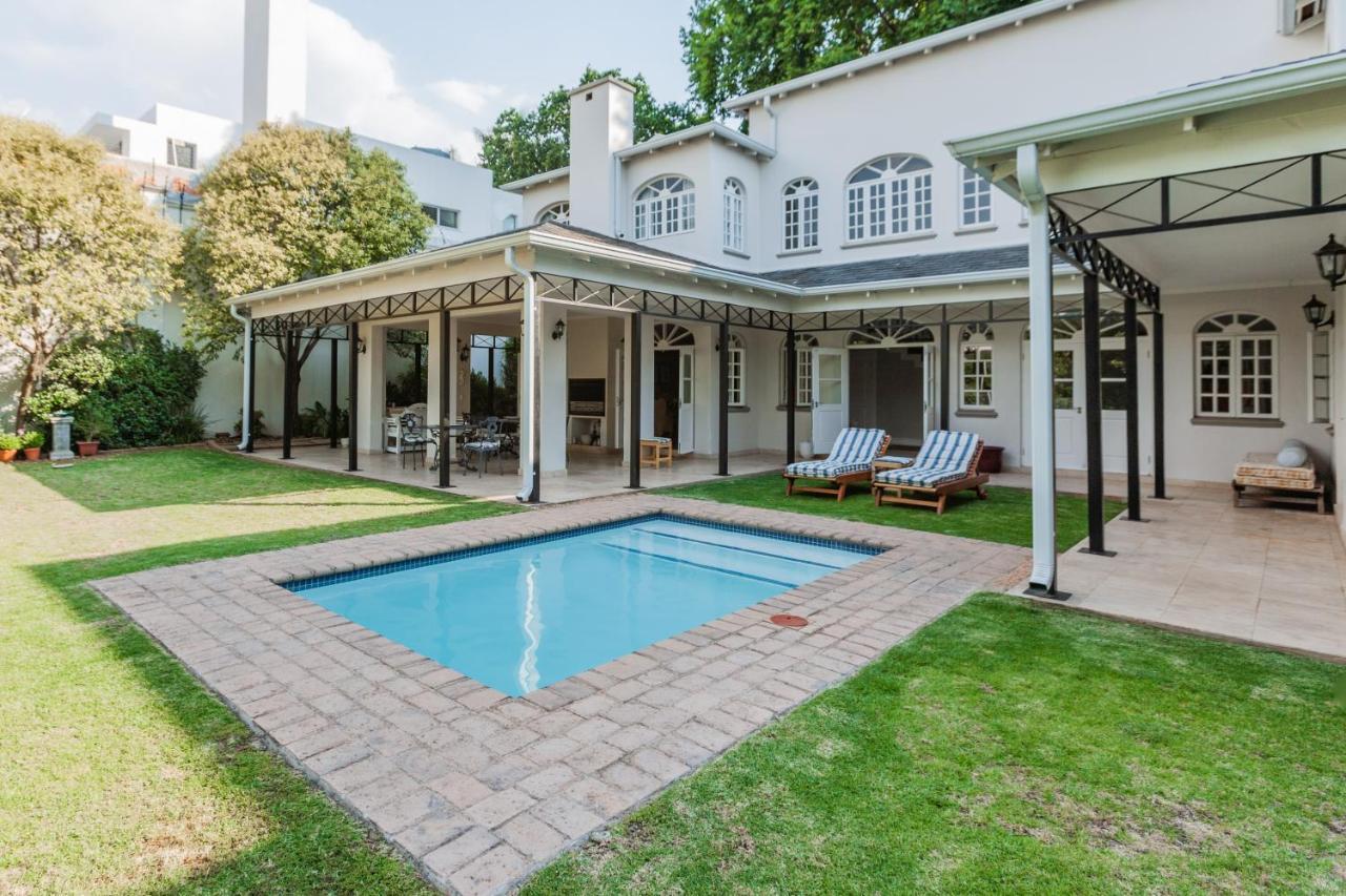 Treetops Retreat Hyde Park Johannesburg