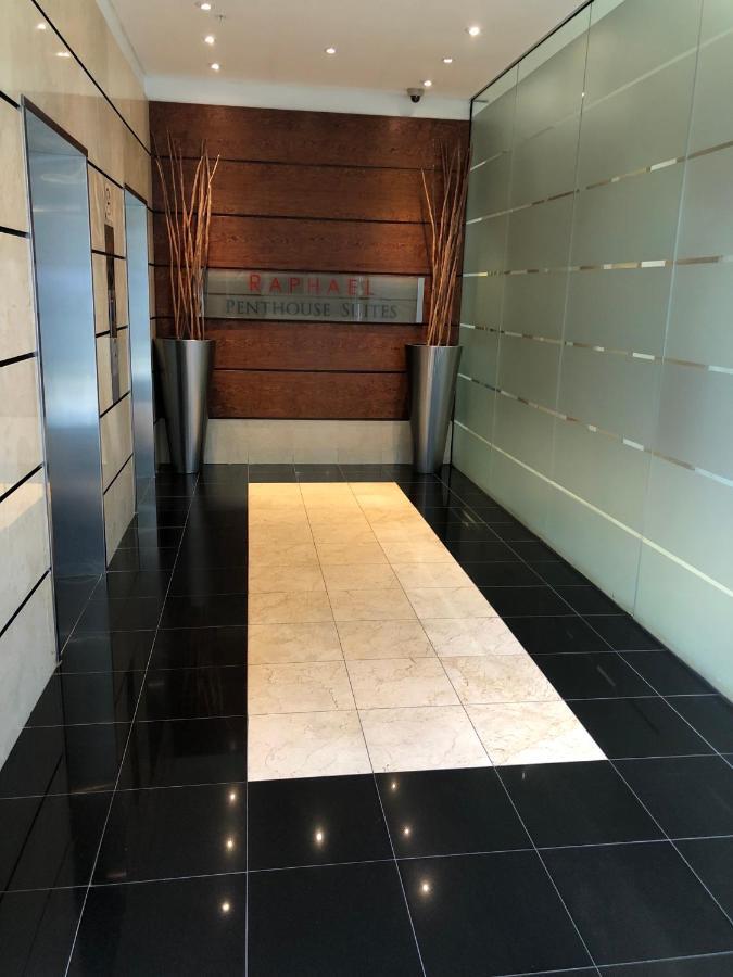 Acomodação com café da manhã  The Raphael Penthouse 5*