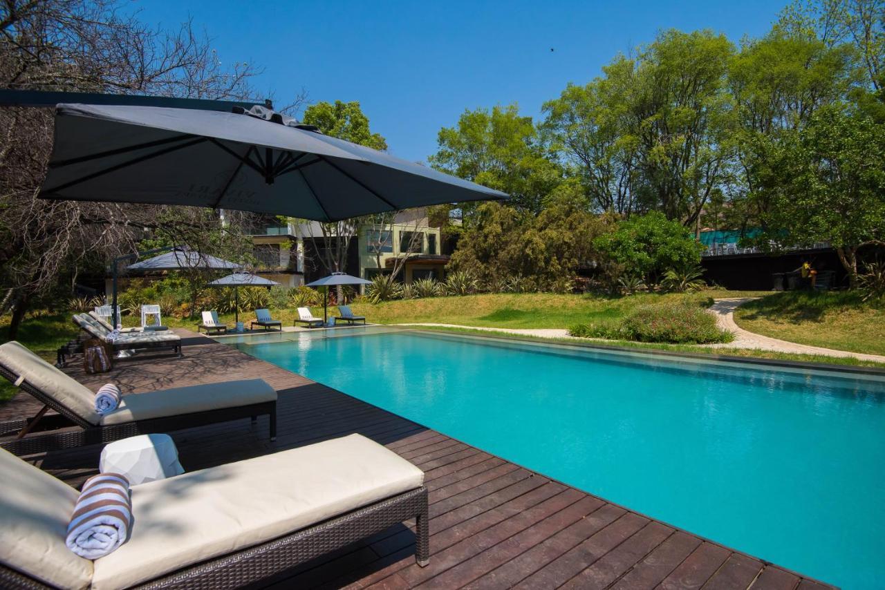 Vivari And By Mantis Johannesburg