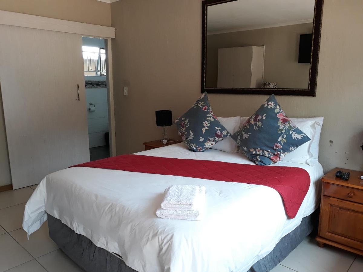 8 Ibis Lane Guest house 3*