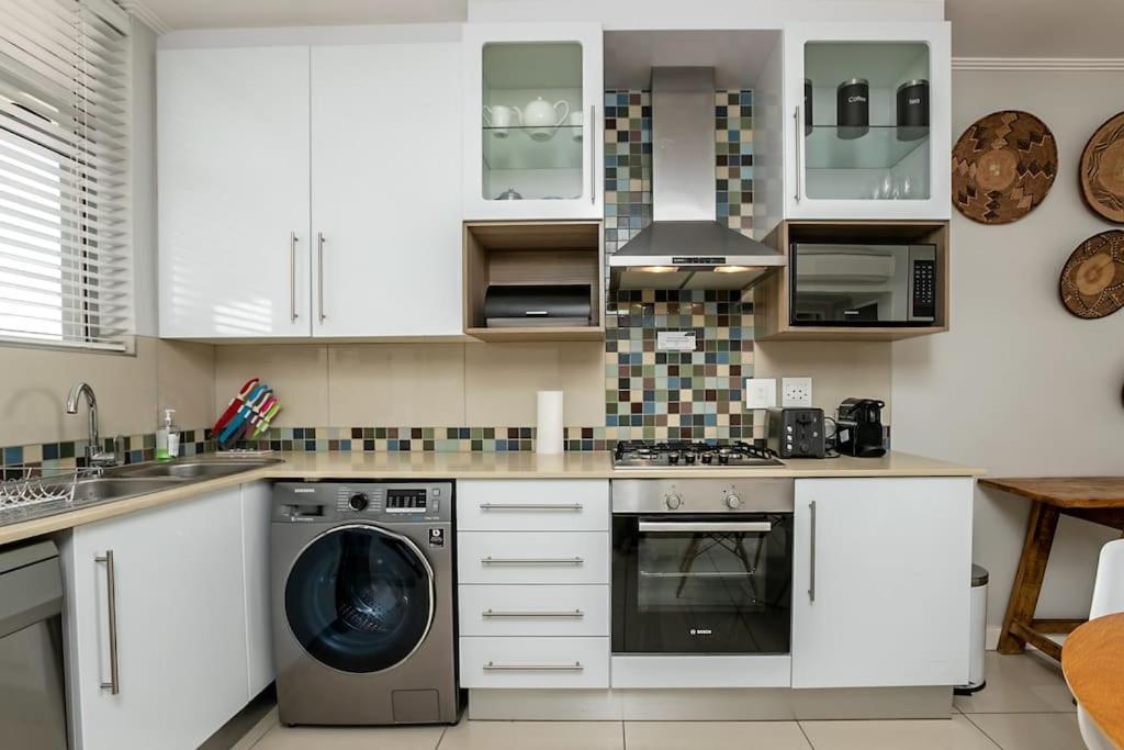 The Apex Rosebank - Building With Generator Johannesburg